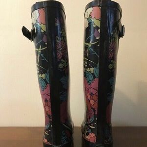 Shoes - Women’s Rain boots size 7 Shoes - Women’s Rain boots size 7